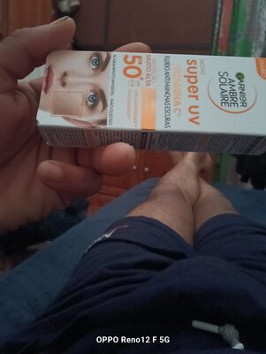 Garnier Ambre Solaire Super UV Fluido Anti-Macchie Spf50+ con Vitamina C 40ml