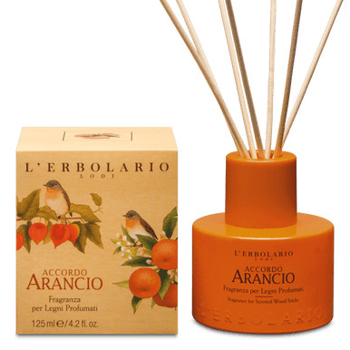 Camelia Fragranza Legni Profumati Fiorita Speziata 125ml - L'ERBOLARIO — confronto prezzi