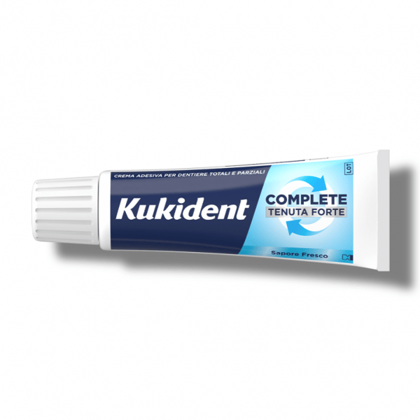 Kukident Tenuta Forte Crema Adesiva per Dentiere Totali e Parziali Sapore Fresco 47 gr